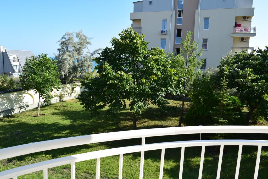 Hotel Eva Ravda Eksteriør billede
