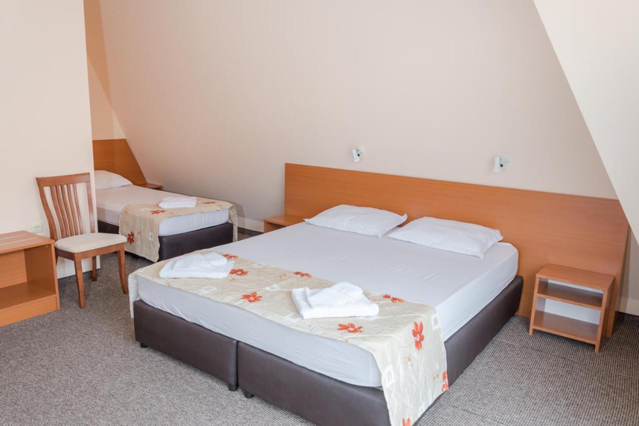 Hotel Eva Ravda Eksteriør billede