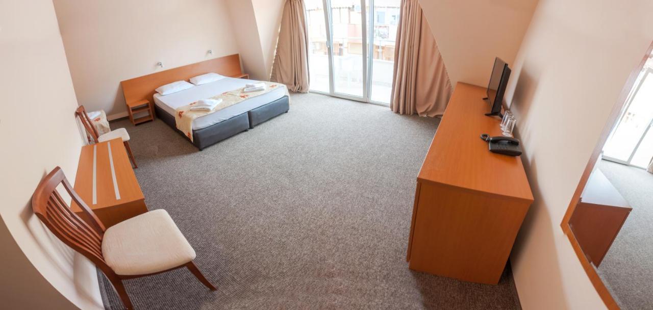 Hotel Eva Ravda Eksteriør billede