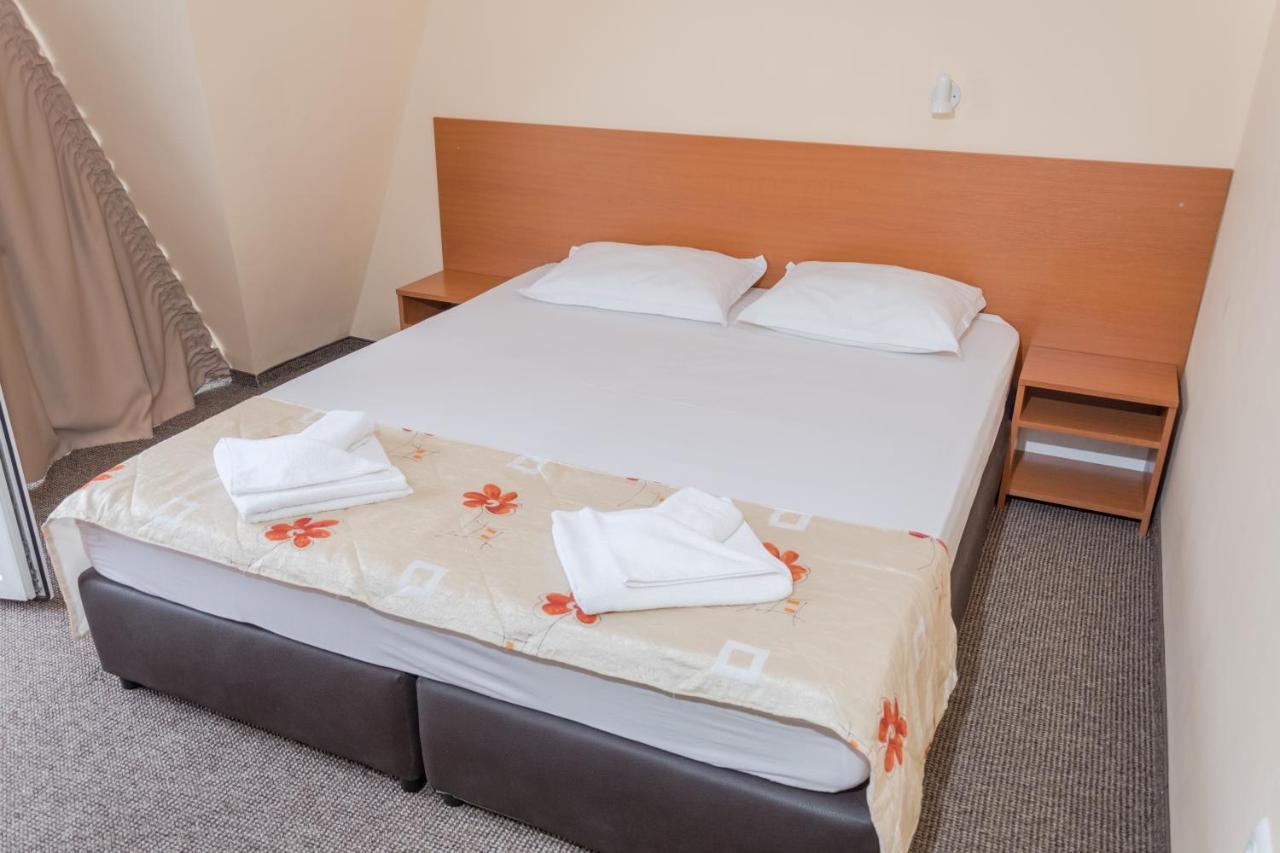 Hotel Eva Ravda Eksteriør billede
