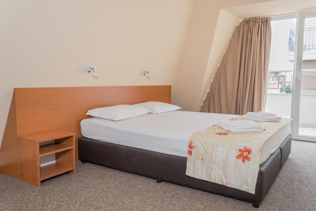 Hotel Eva Ravda Eksteriør billede