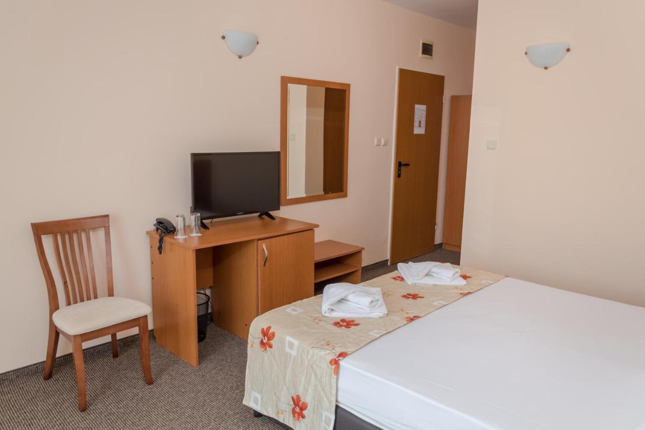 Hotel Eva Ravda Eksteriør billede