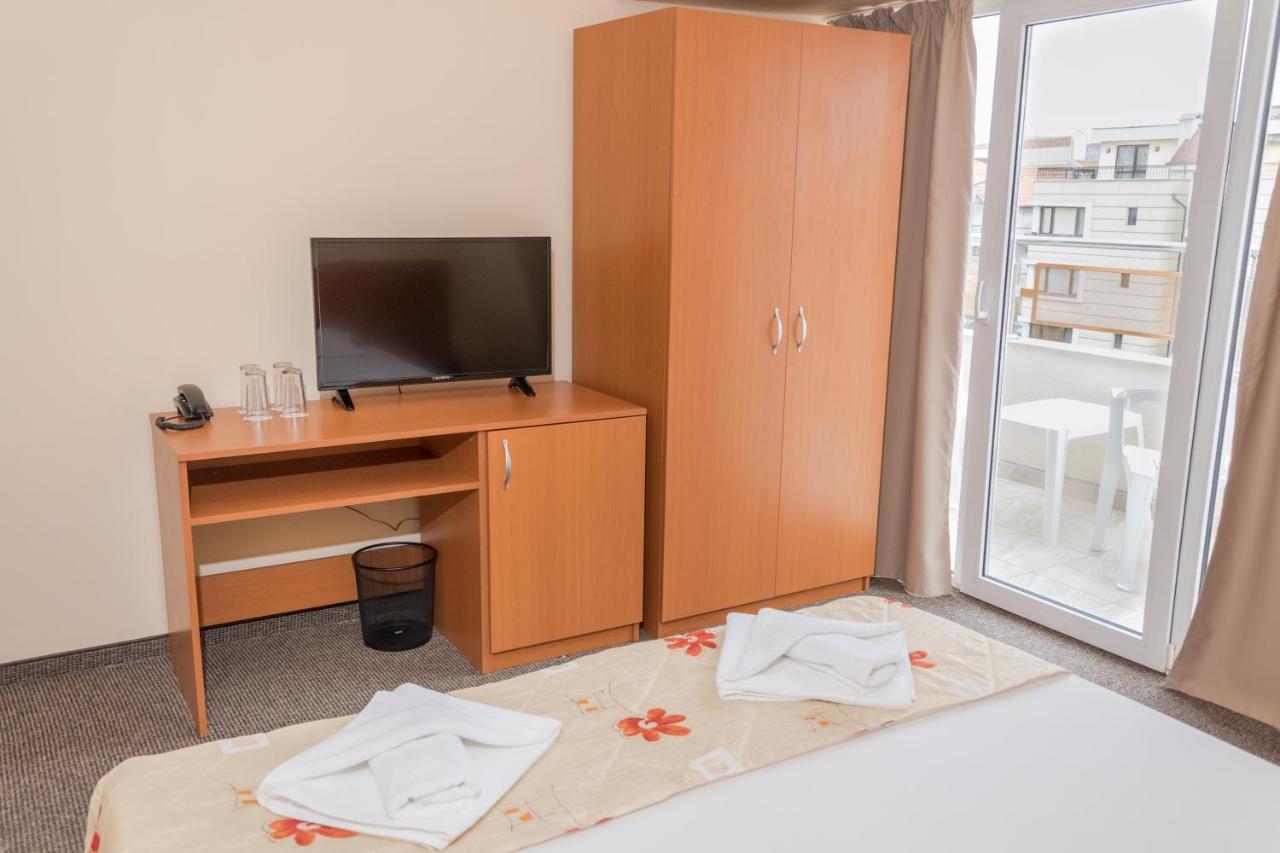 Hotel Eva Ravda Eksteriør billede