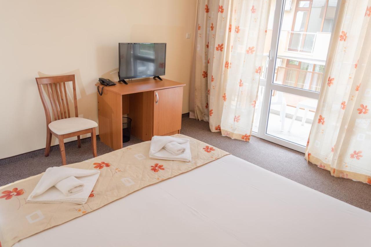 Hotel Eva Ravda Eksteriør billede