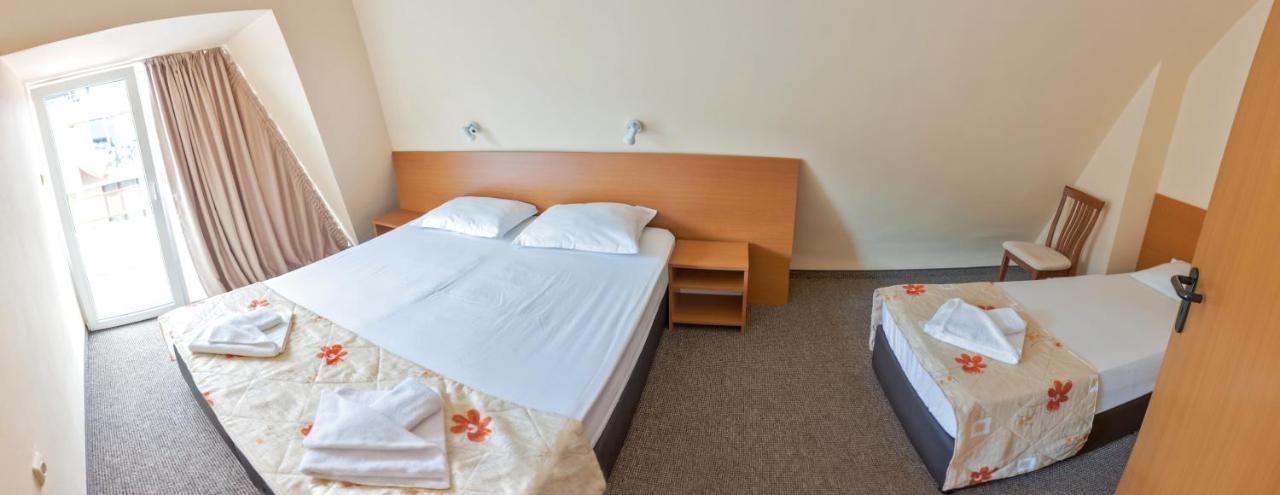 Hotel Eva Ravda Eksteriør billede
