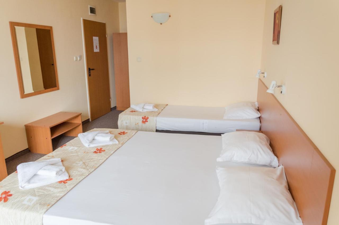 Hotel Eva Ravda Eksteriør billede