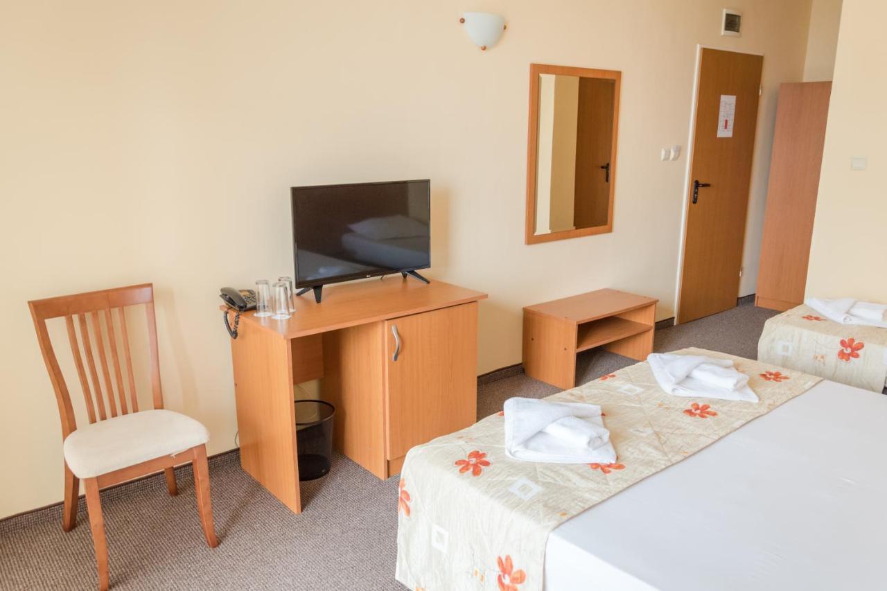Hotel Eva Ravda Eksteriør billede